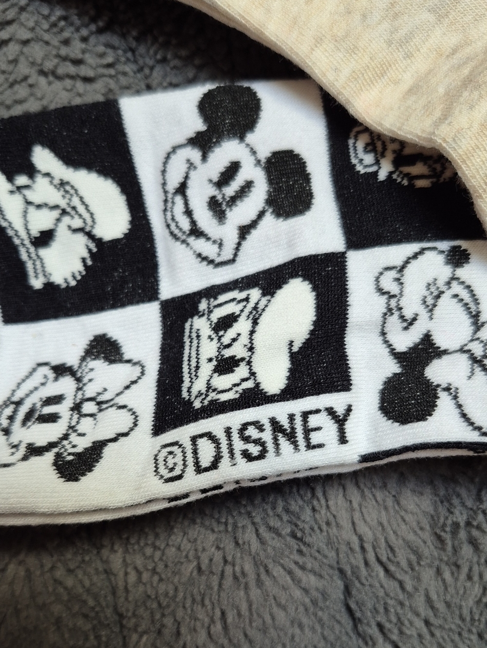 Disney Mickey Mouse 3-Pack Quarter Crew Socks, New With Tags - Picture 10 of 11